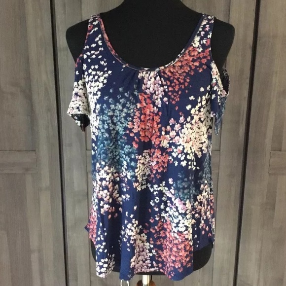 Lucky Brand Tops - Lucky Brand cold shoulder top